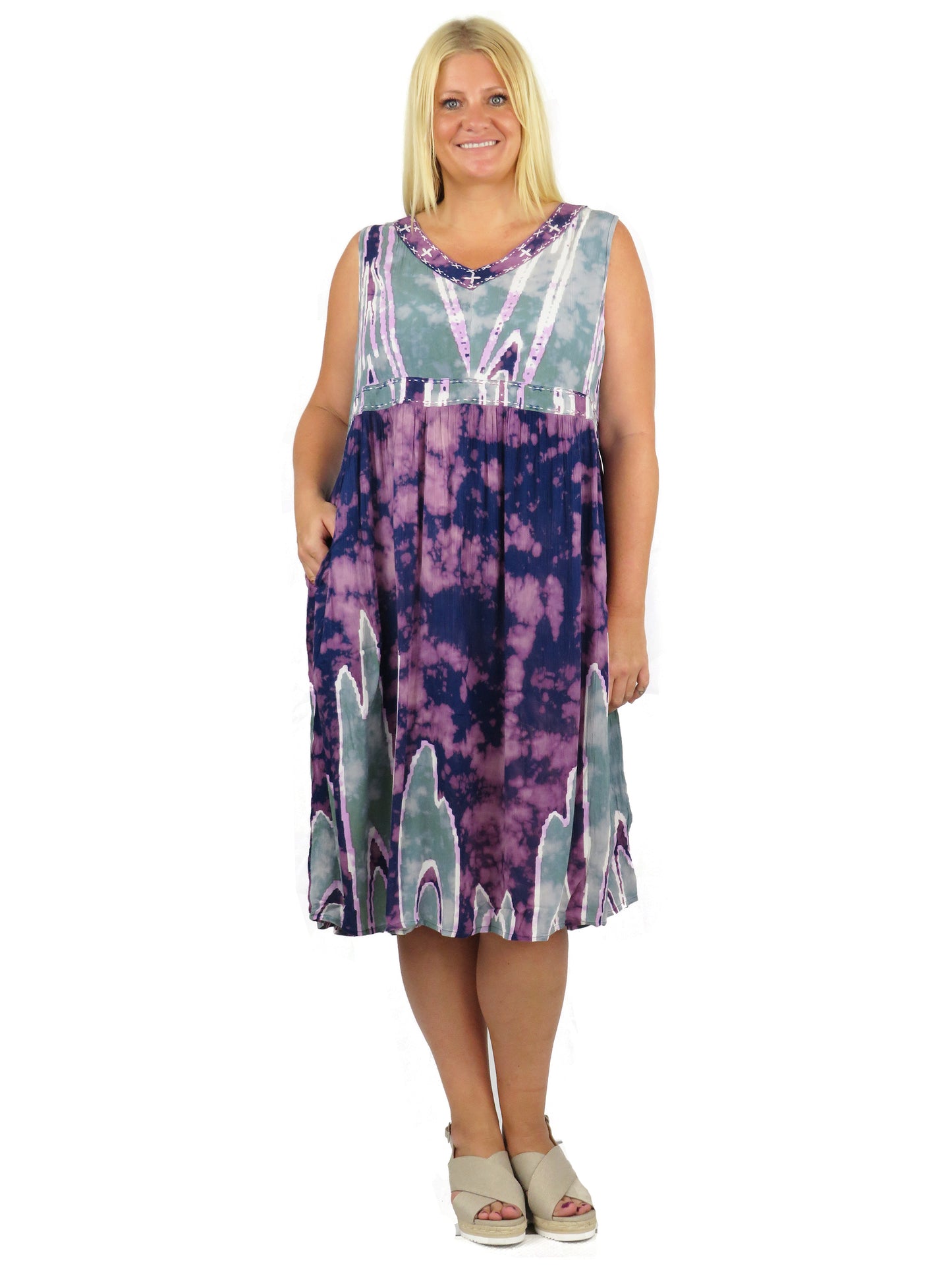 Vestido de cintura imperio con estampado abstracto de celadón morado de talla grande