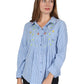 Camisa de seersucker con botones bordados en la parte delantera